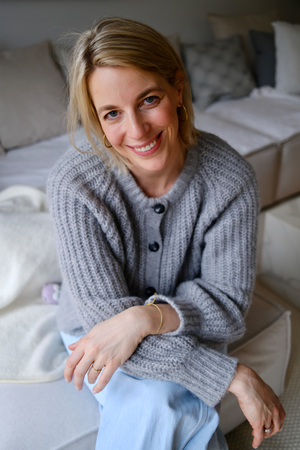 Hebamme Christina Mucks, prä- und postnatal Yogalehrerin Hebamme Christina Mucks, prä- und postnatal Yogalehrerin